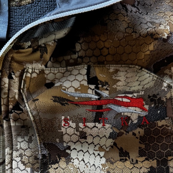 SITKA Gear. Vest Waterfowl Marsh. Size Medium - Picture 6 of 7